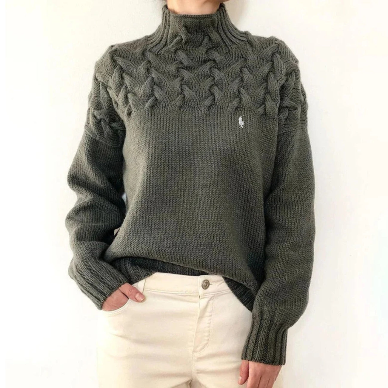 Elegant stickad tröja - UTFÖRSÄLJNING