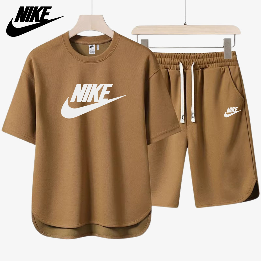 Avslappnad Herroutfit || T-shirt och Shorts