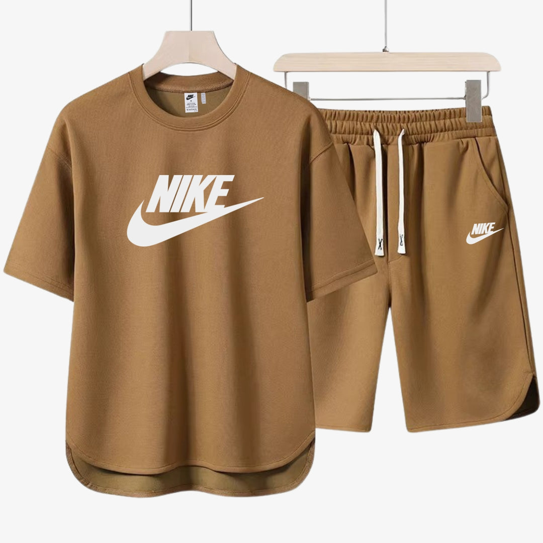 Avslappnad Herroutfit - T-shirt och Shorts
