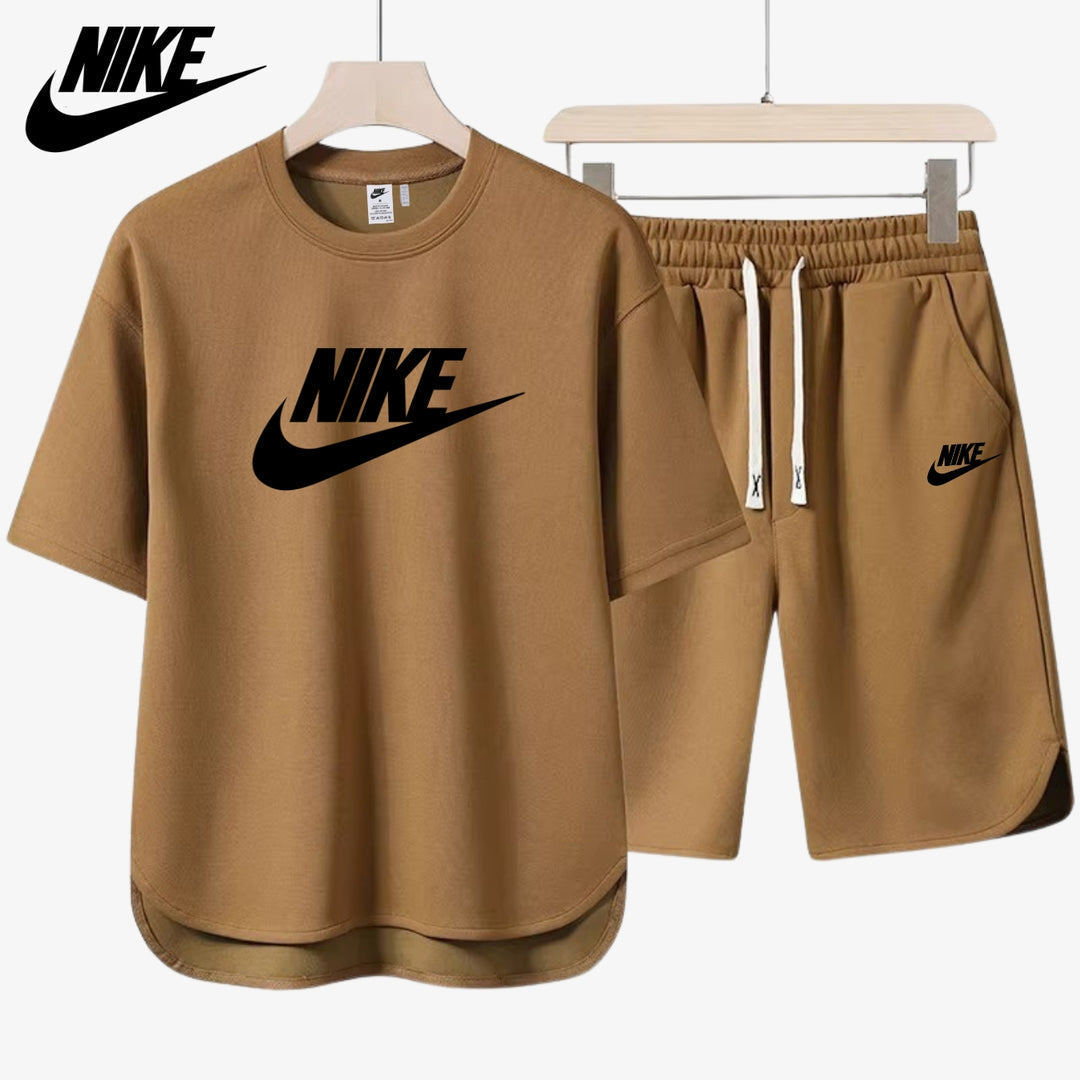 Avslappnad Herroutfit || T-shirt och Shorts