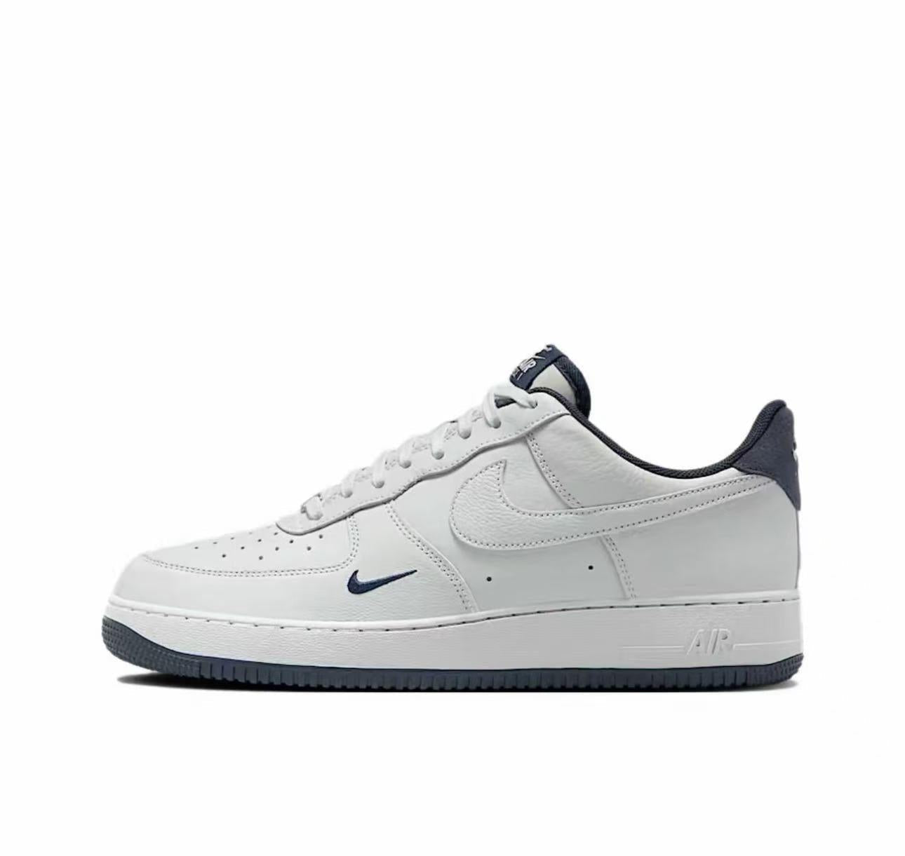 2026 Minimalistiska Klassiska Sneakers - Utförsäljning
