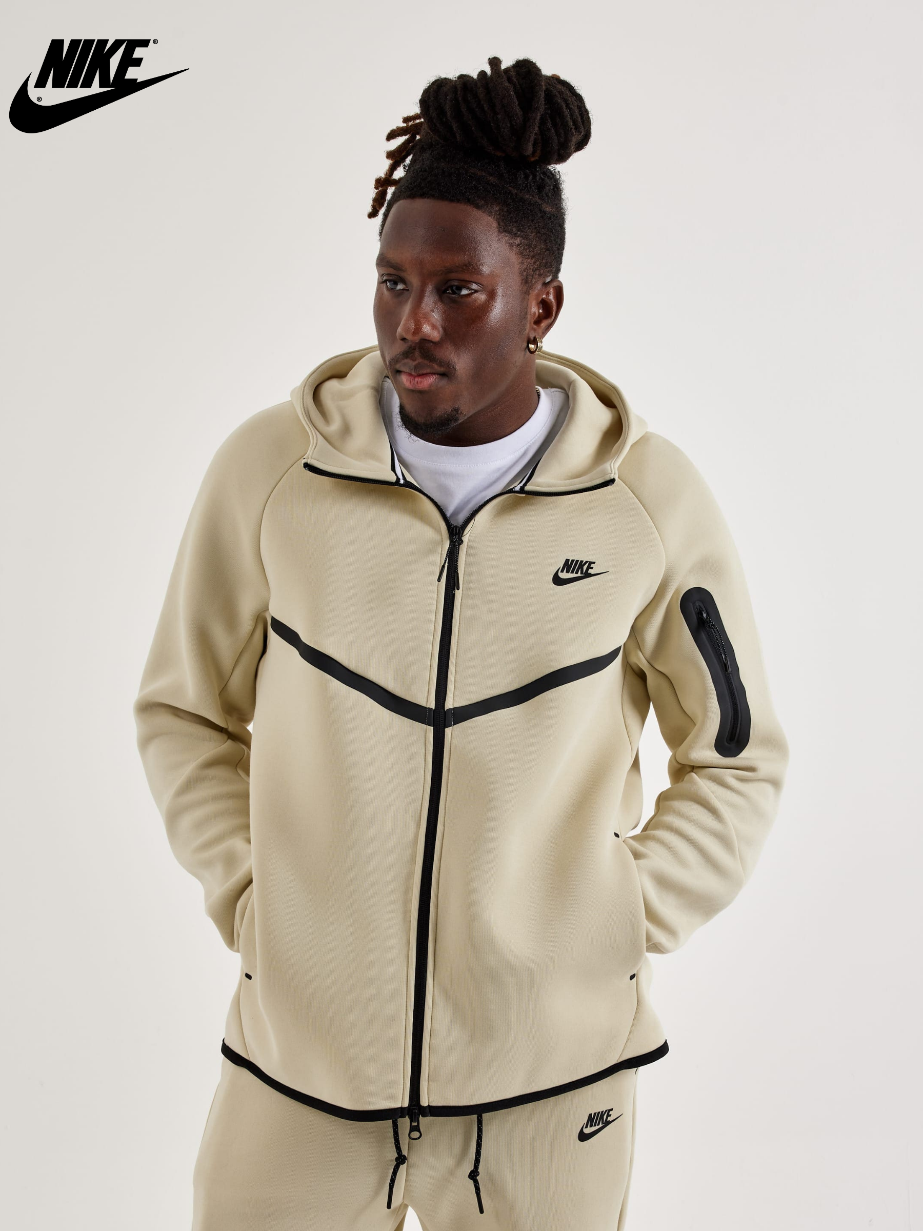 Mångsidig Zip-Up Hoodie || Rea