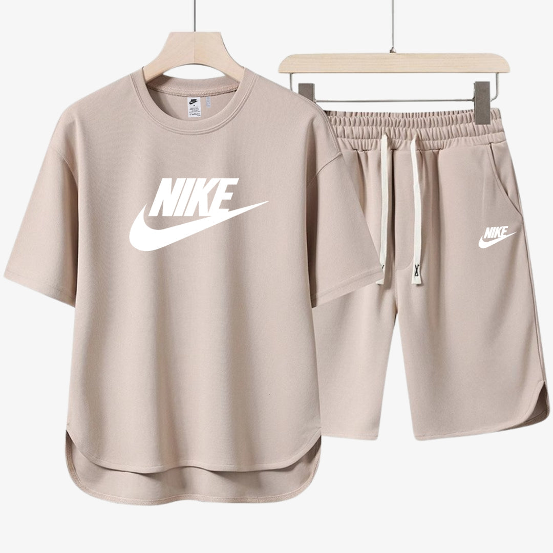 Avslappnad Herroutfit - T-shirt och Shorts