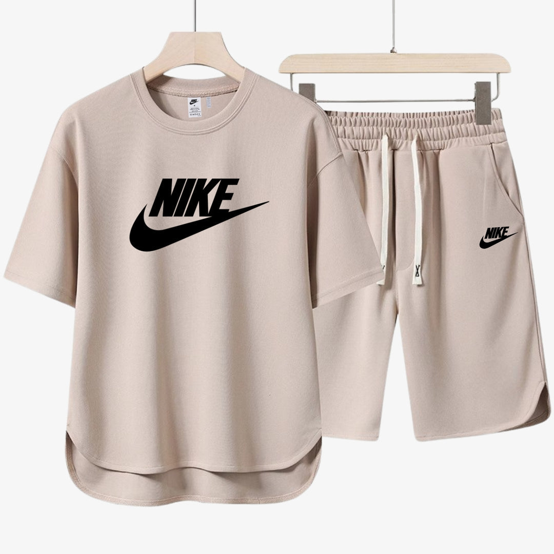 Avslappnad Herroutfit - T-shirt och Shorts
