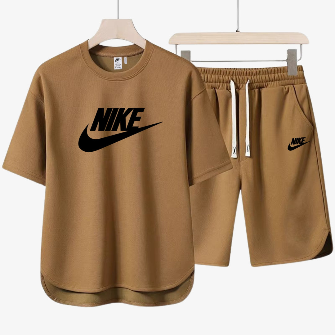 Avslappnad Herroutfit - T-shirt och Shorts