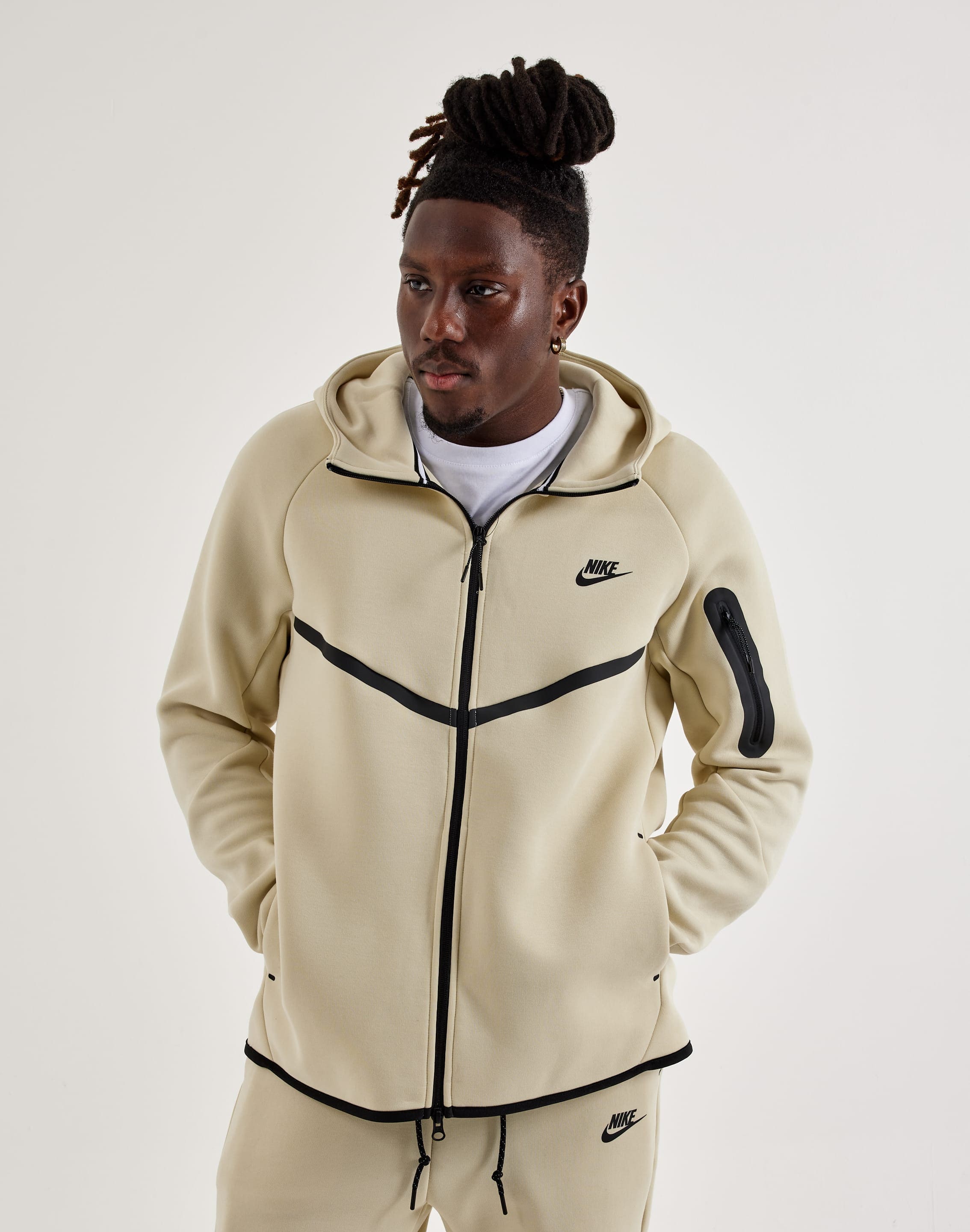 Mångsidig Zip-Up Hoodie || Rea