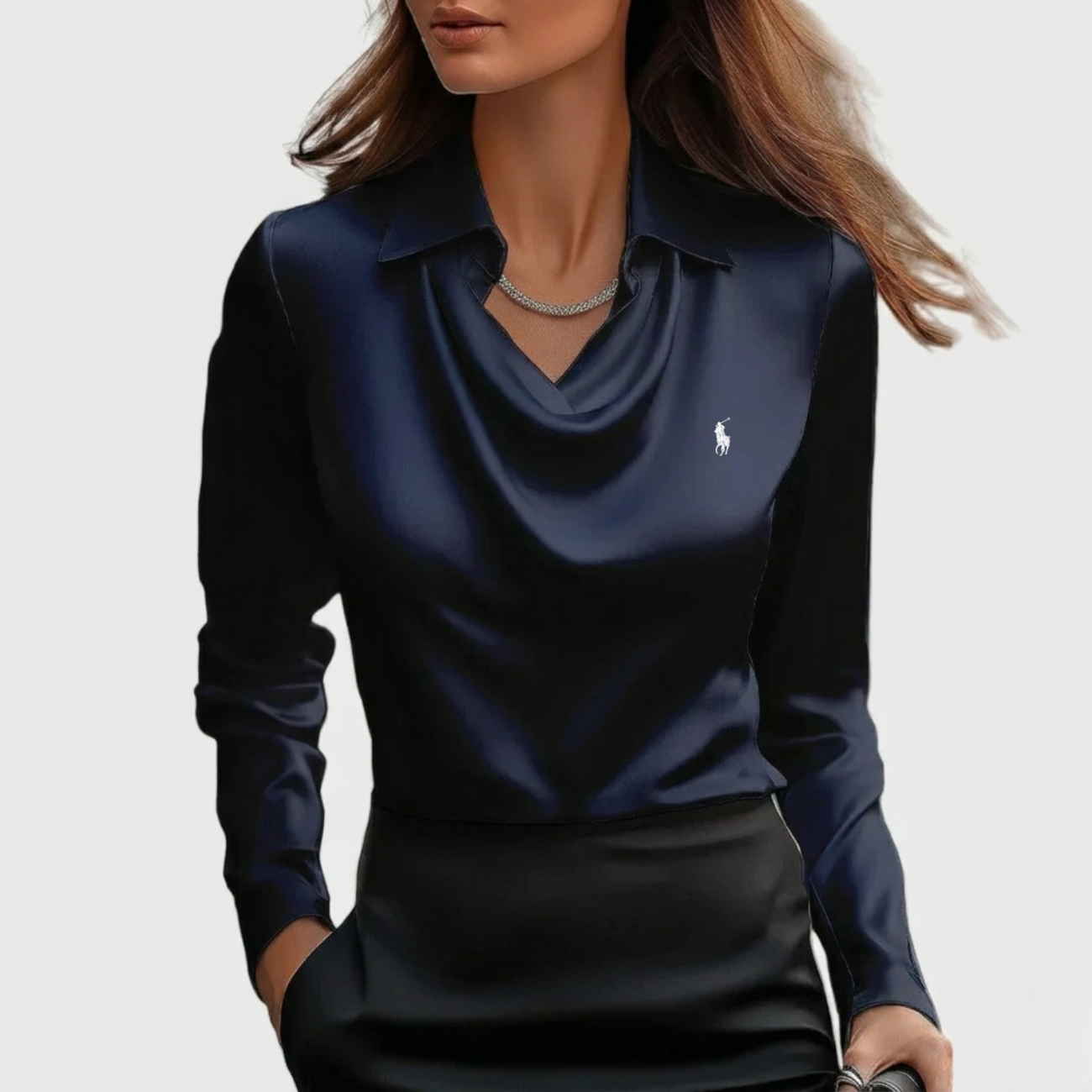Elegant Satindraperad Blus - Utförsäljning